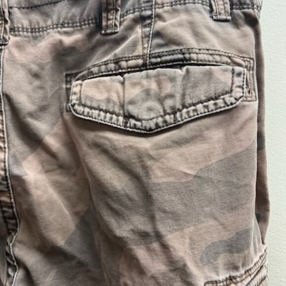 Men's Brown Camo cargo shorts - Picture 6 of 8